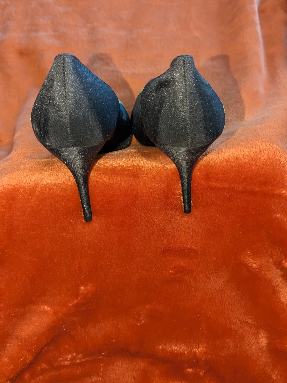 J.Renee Black Satin Pointed Pumps with Peacock Embroidery - Picture 4 of 5